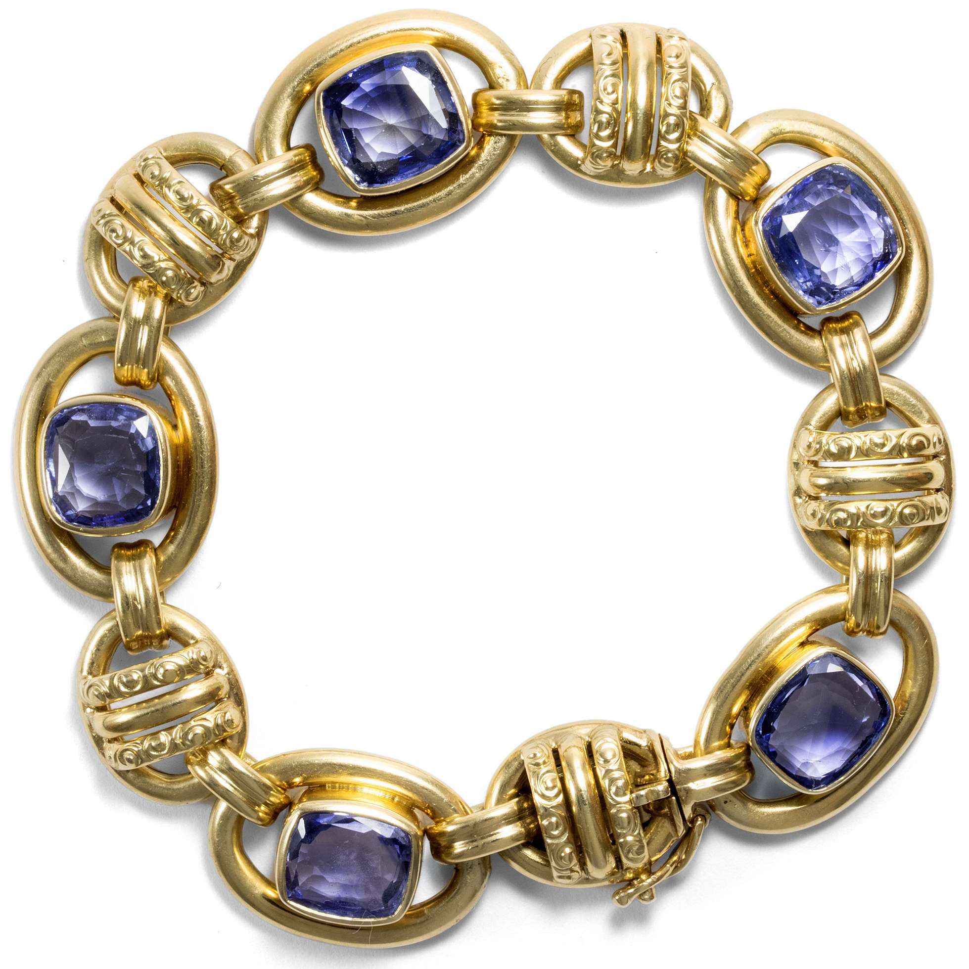 607204-hofer-antikschmuck-Prachtvolles-Saphir-Armband-in-warm-glaenzendem-Gold-um-1940-Sapphire-Skies