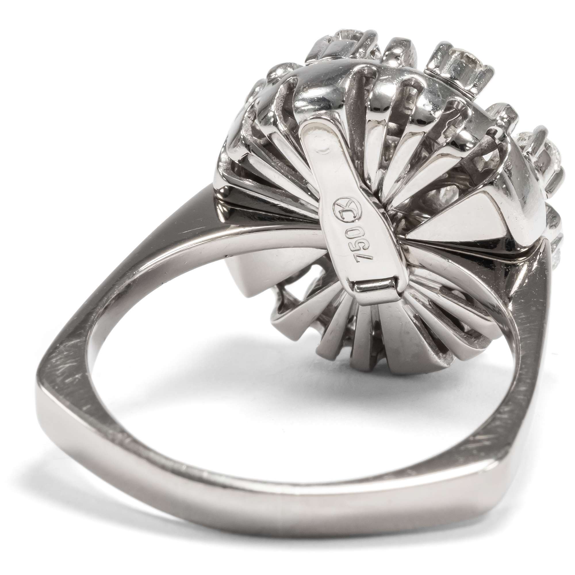618506-hofer-antikschmuck-Wandelbarer-Ring-und-Anhaenger-mit-Diamanten-in-Weissgold-um-1970-Cosmic-Star_4