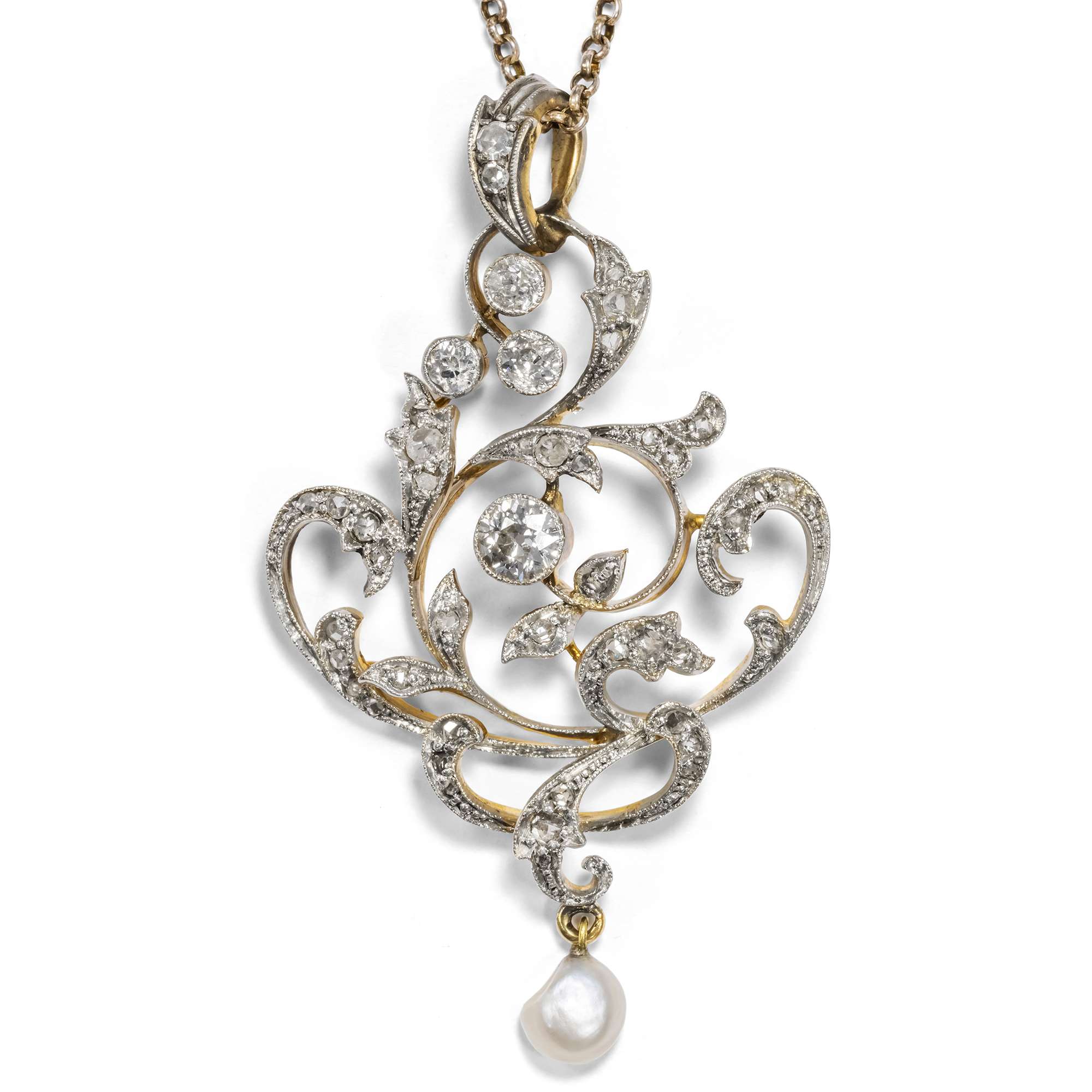 620495-hofer-antikschmuck-Antiker-Anhaenger-mit-Diamanten-in-Platin-auf-Gold-um-1900-Neo-Rokoko