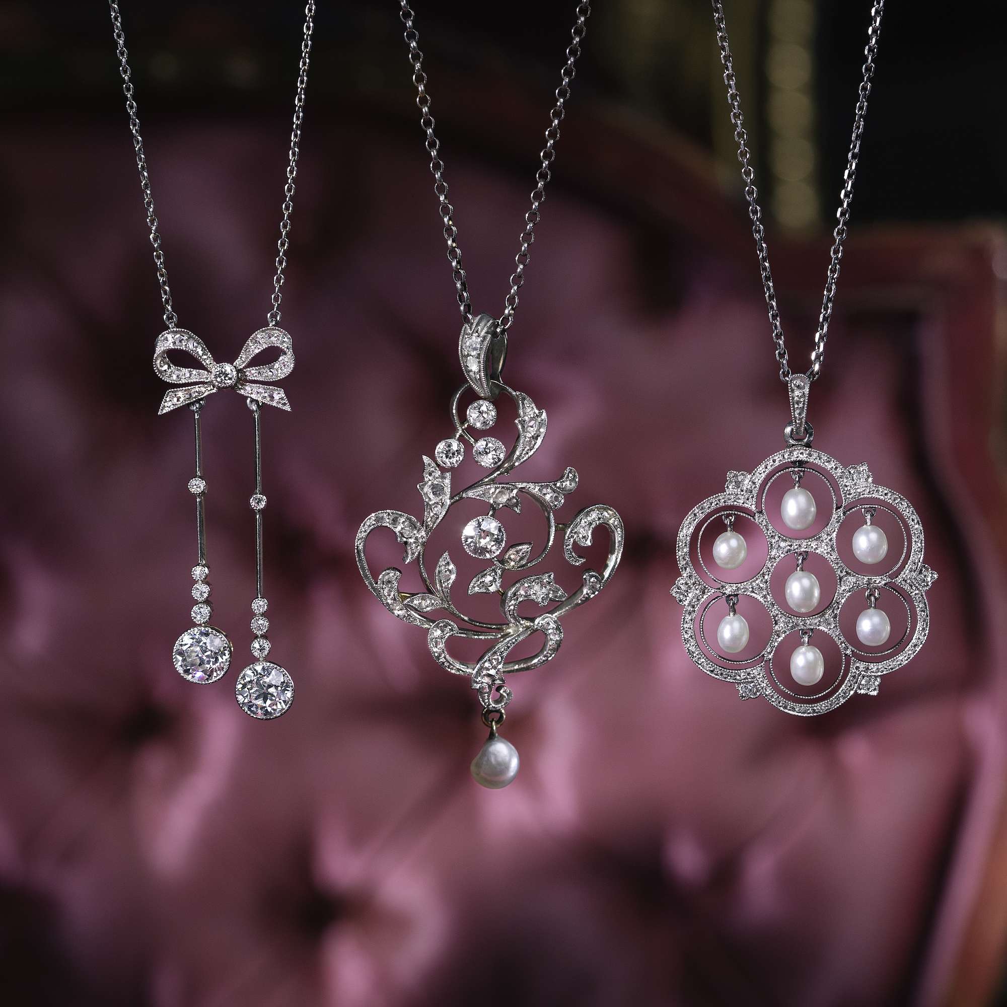 620495-hofer-antikschmuck-Antiker-Anhaenger-mit-Diamanten-in-Platin-auf-Gold-um-1900-Neo-Rokoko_4