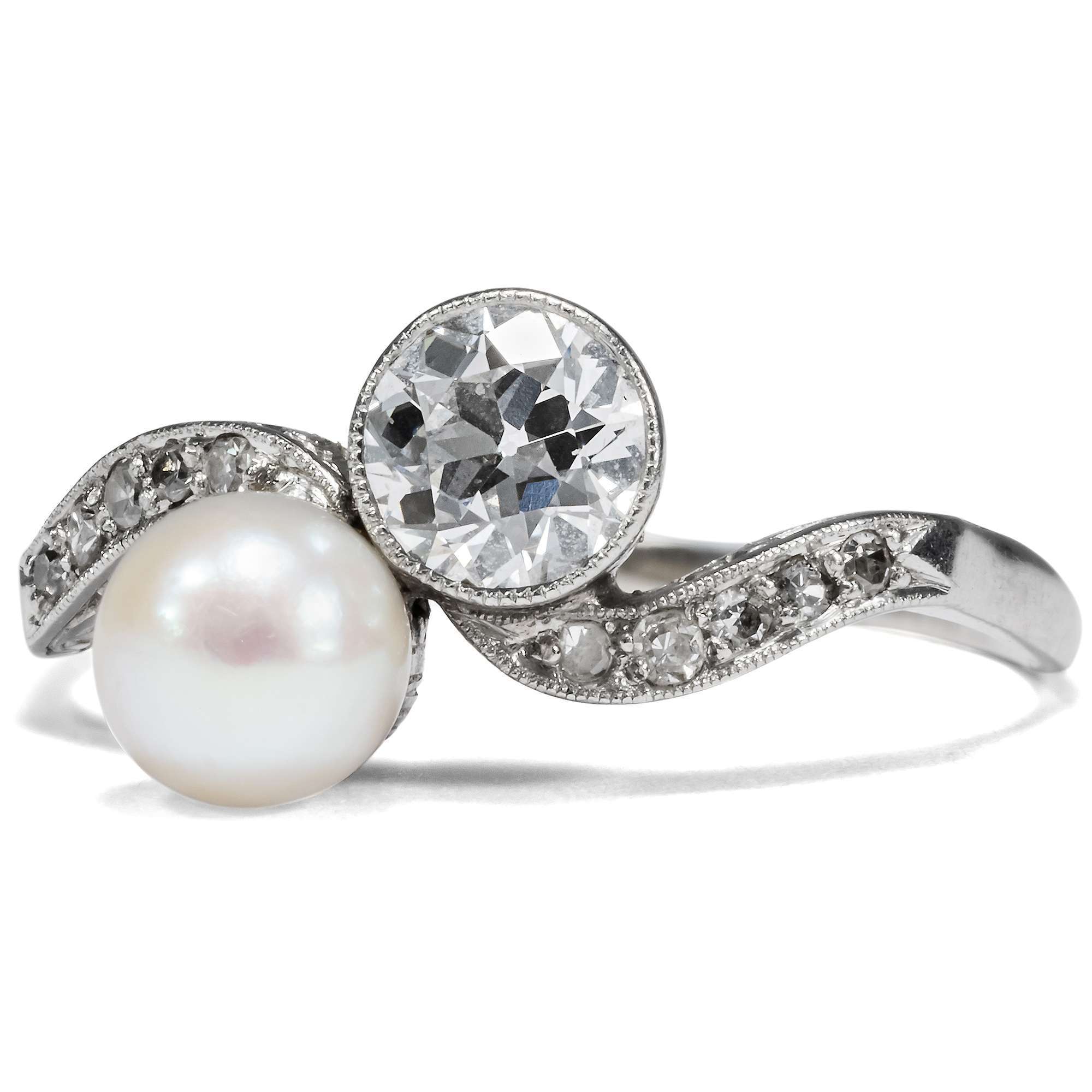 622247-hofer-antikschmuck-Eleganter-Toi-et-Moi-Ring-mit-Perle-und-Altschliff-Diamant-um-1920-Fliessende-Welle_2
