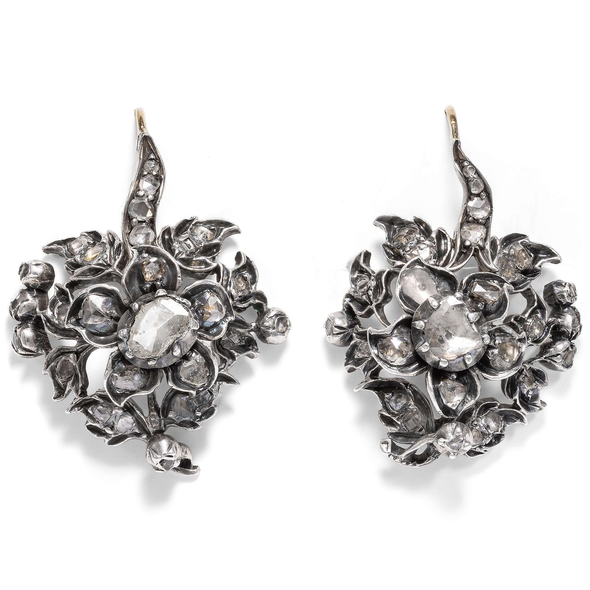 624039-hofer-antikschmuck-Seltene-florale-Ohrringe-mit-Diamanten-in-Silber-um-1850-Bluetezeit_1
