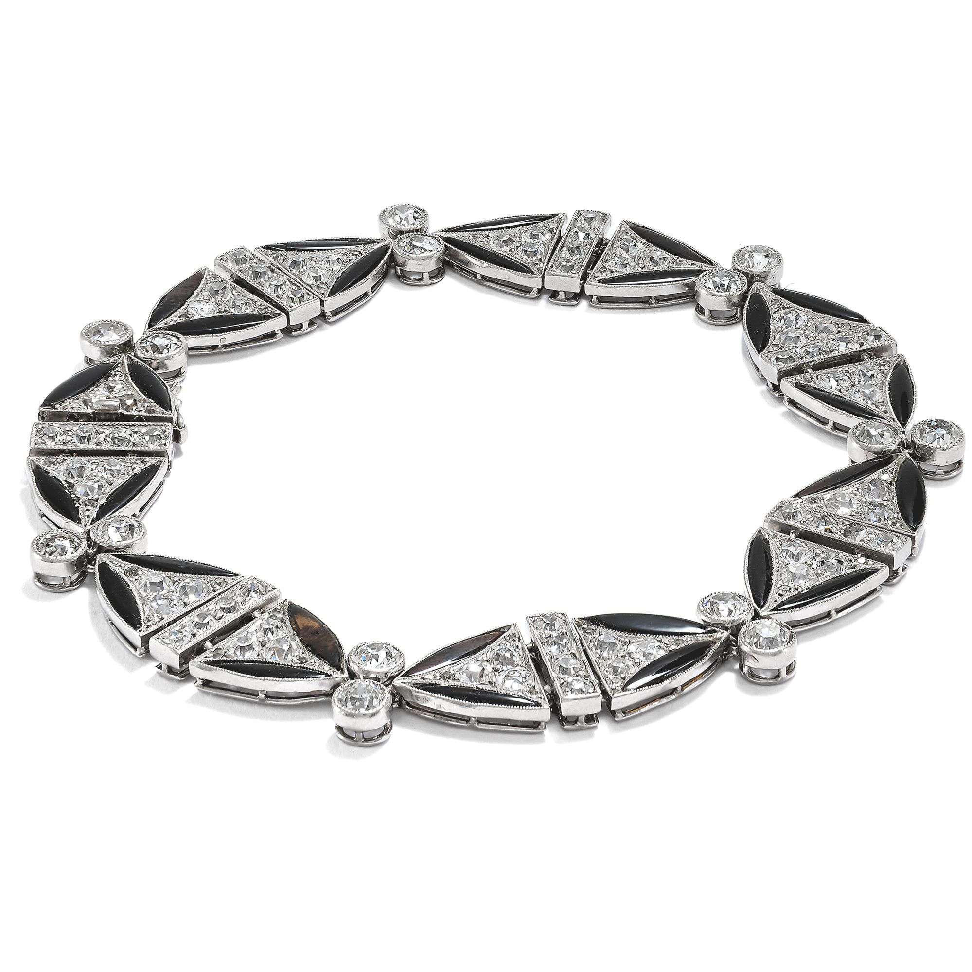 624319-hofer-antikschmuck-Kostbares-Armband-mit-Diamanten-in-Platin-und-Gold-Frankreich-um-1925-Frage-der-Perspektive