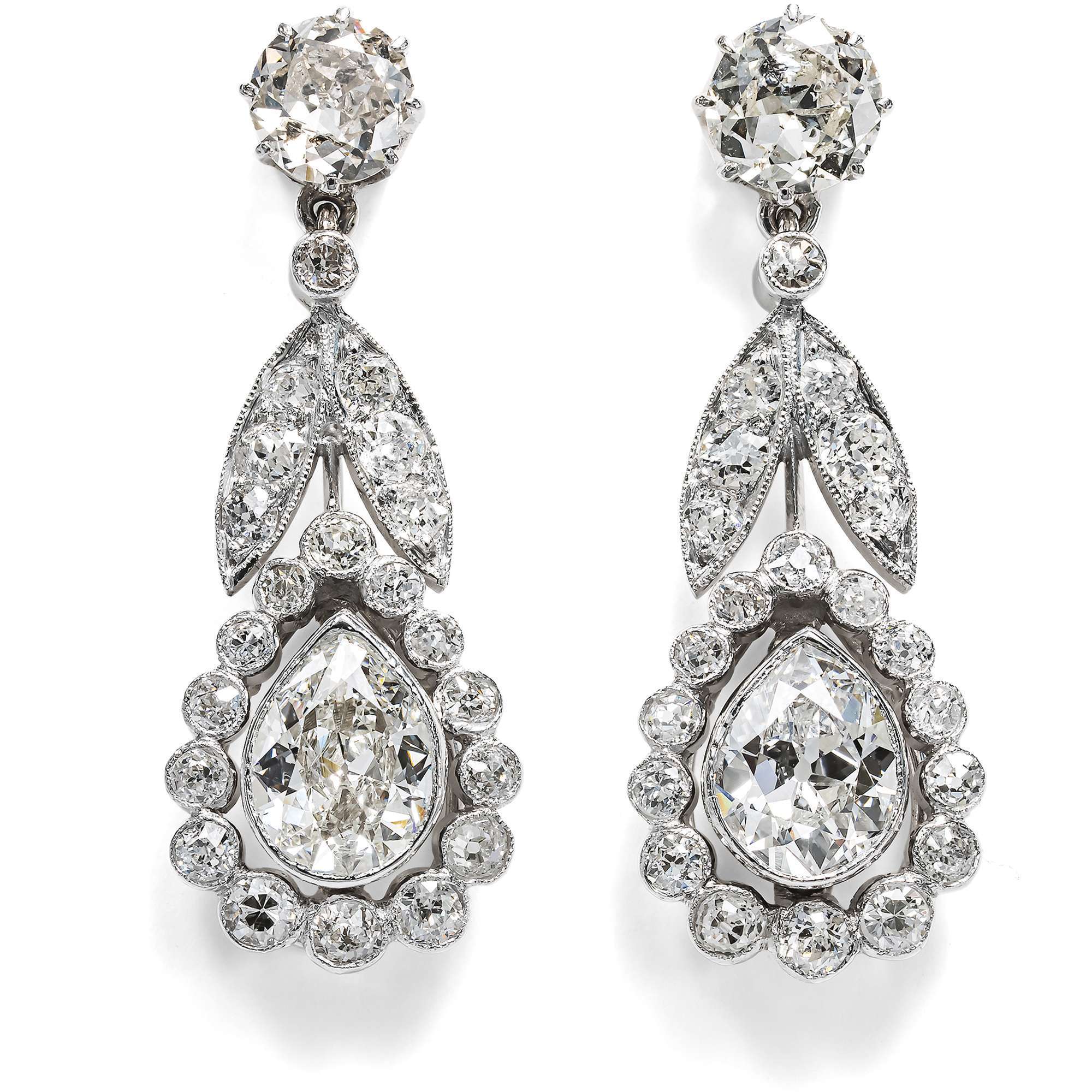625503-hofer-antikschmuck-Kostbare-Ohrringe-mit-Diamanten-im-Altschliff-in-Platin-um-1910-Blueten-aus-Eis_1
