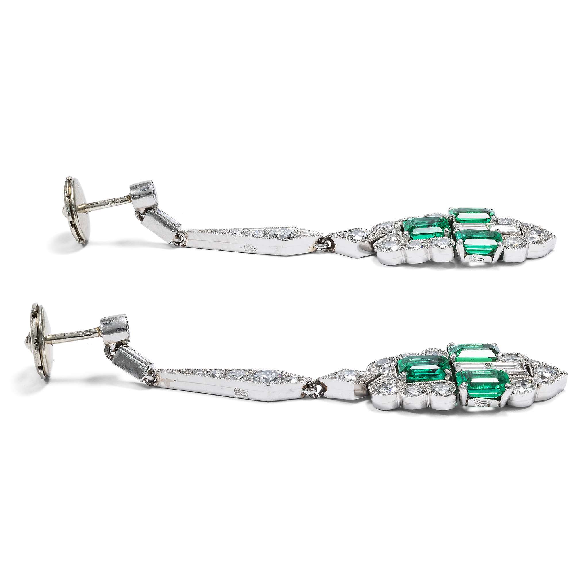 625932-hofer-antikschmuck-Elegante-Art-Deco-Ohrringe-mit-Diamanten-und-kolumbianischen-Smaragden-Koechert-Wien-um-1930-Deco-Dreams_2