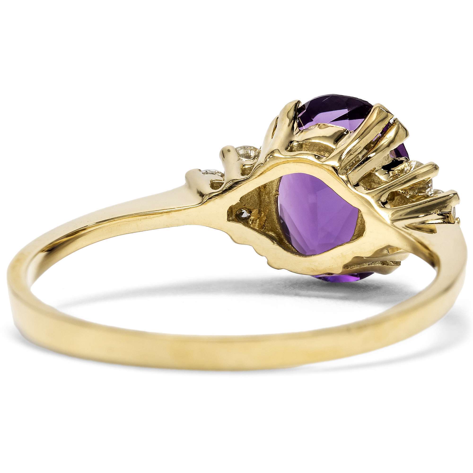 626526-hofer-antikschmuck-Ungetragener-Ring-mit-Amethyst-und-Brillanten-in-Gold-aus-unserer-Werkstatt-Veilchenzeit_5