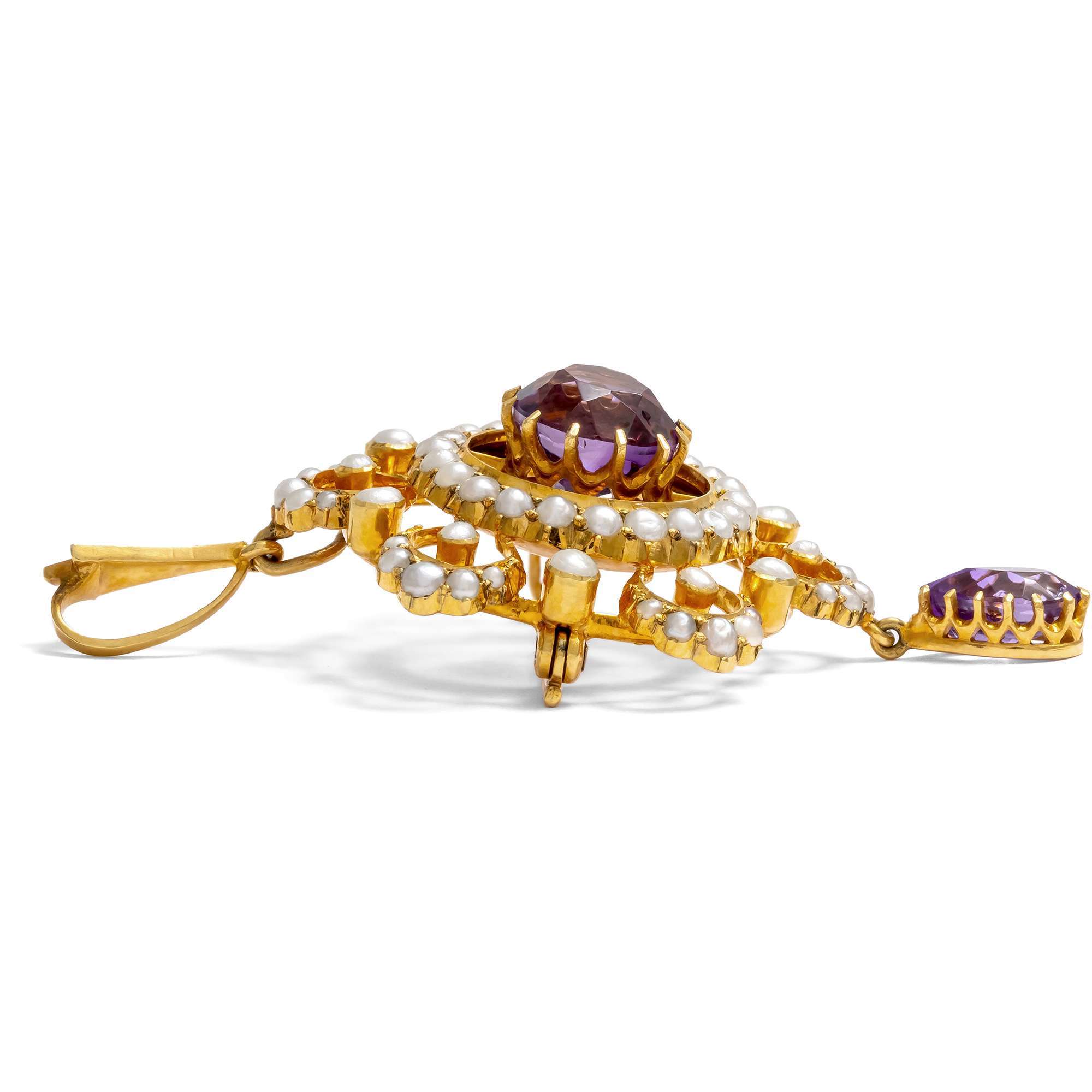 626964-hofer-antikschmuck-Zarte-Anhaenger-Brosche-mit-Amethyst-und-Perlen-in-Gold-Grossbritannien-um-1895-Pastelltraum_1