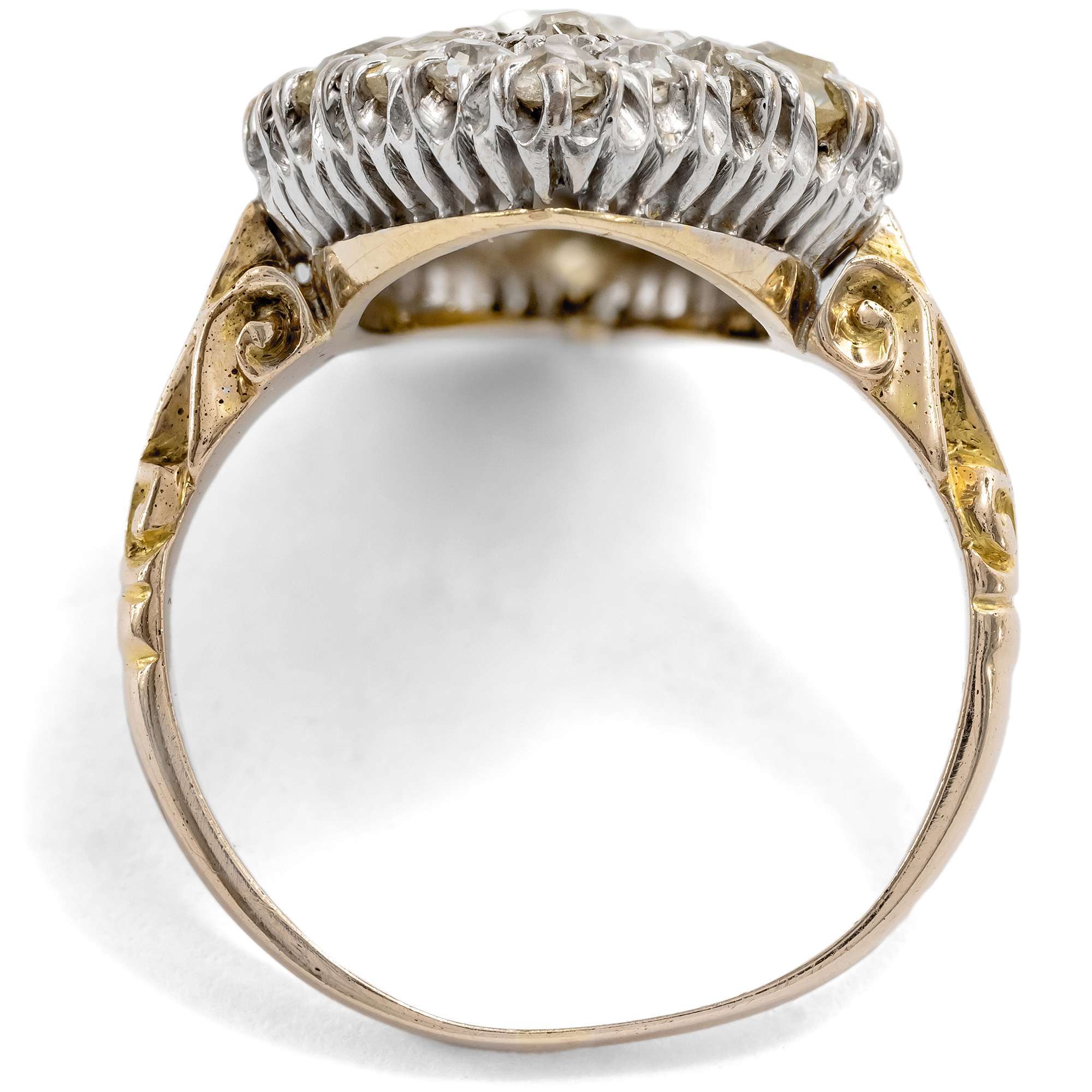 626993-hofer-antikschmuck-Viktorianischer-Marquise-Ring-mit-Altschliff-Diamanten-in-Gold-England-um-1900-Kussmund_5