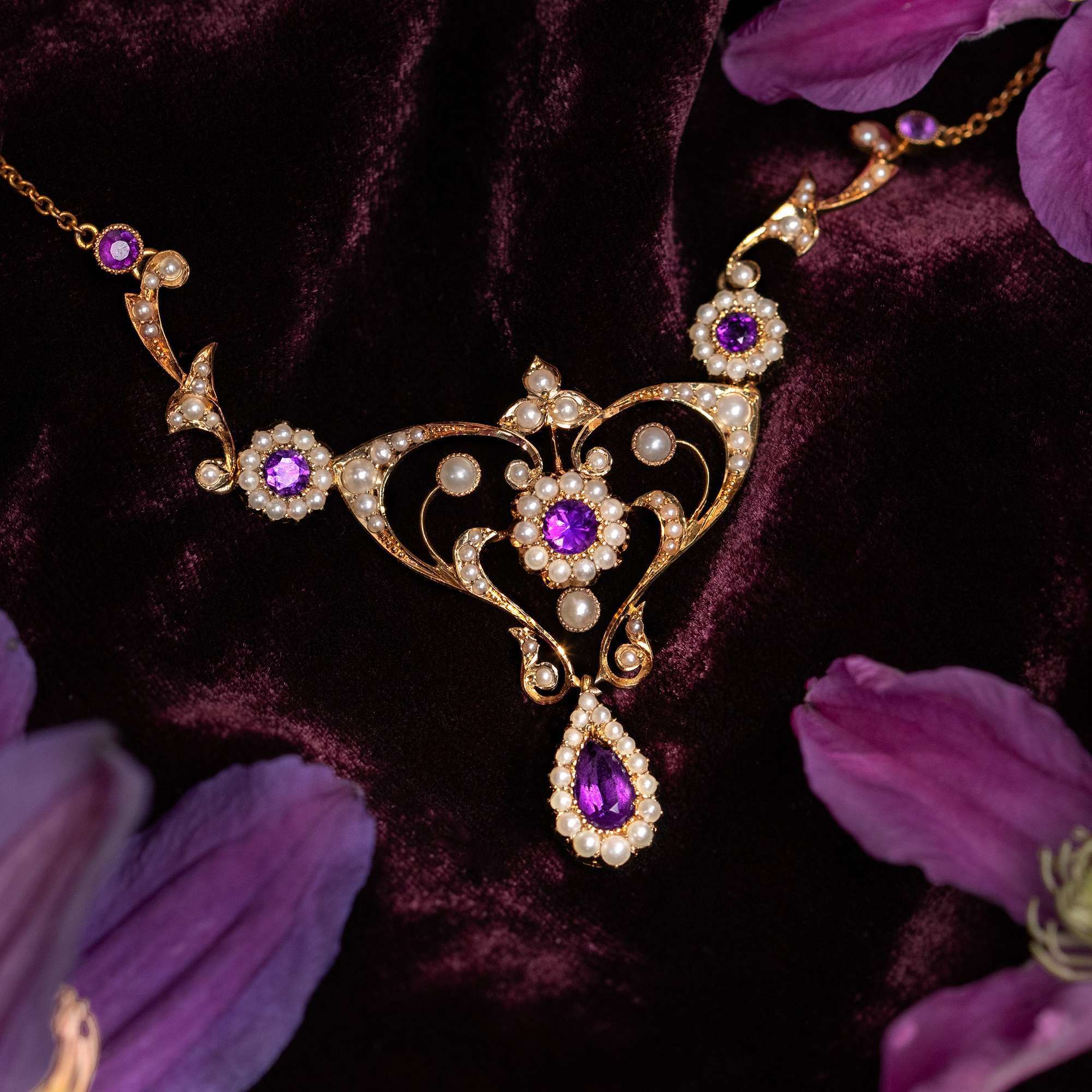 627050-hofer-antikschmuck-Antikes-Collier-mit-Amethysten-und-Saatperlen-in-Gold-Grossbritannien-um-1905-Edwardian-Elegance_5